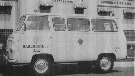 1959-Ford-Thames-Ambulance-1959-1962